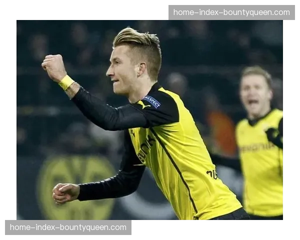 战术板：多特蒙德如何应对那不勒斯的小范围传切，中场拦截成焦点